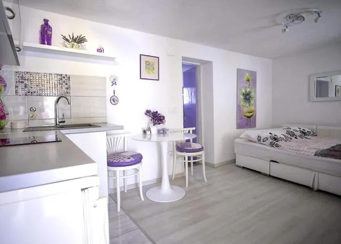 House Marie's Lavander Dream * Raslina